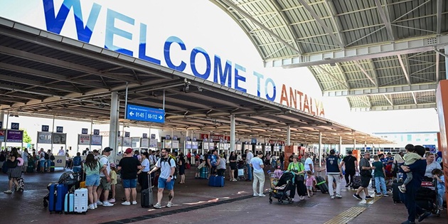 Antalya Havalimanı’nda 5 Ayda 9,1 Milyon Yolcuya Hizmet Verildi